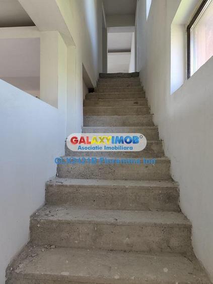 Casă cu 6 camere cu Garaj în Cornetu