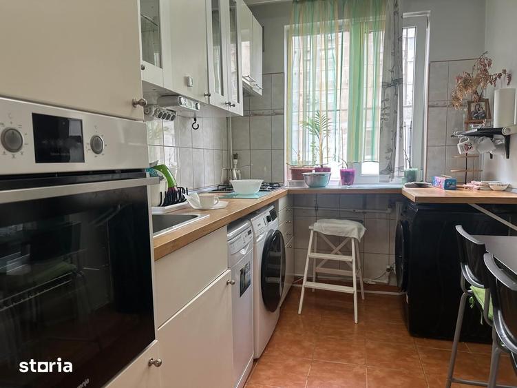 Apartament cu 3 camere, mobilat în Berceni