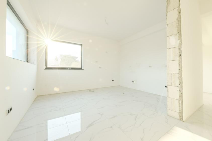 Duplex cu 5 camere cu Canalizare în Giulești