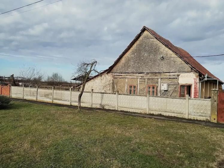 Teren de 6153 mp, în Sinersig