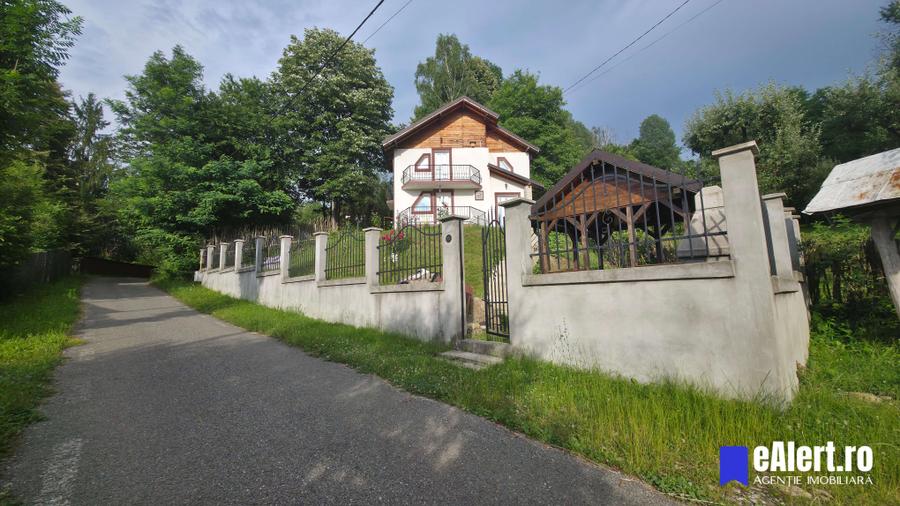 Casă cu 4 camere cu Teren 329 Mp în Bezdead