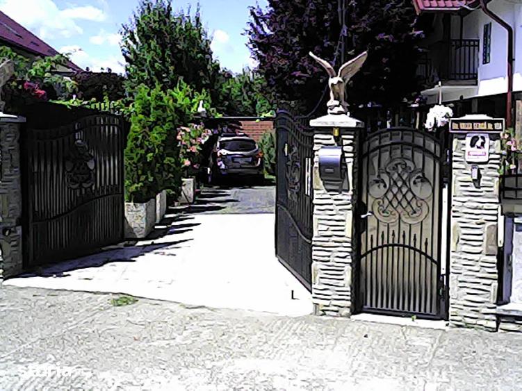 Casă cu 4 camere cu Teren 750 Mp în Central