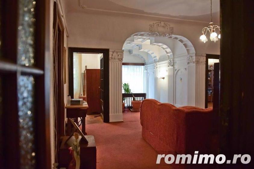 Apartament cu 6 camere decomandat în Cotroceni