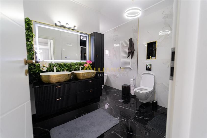 Casă cu 5 camere cu Teren 755 Mp în Frumușani