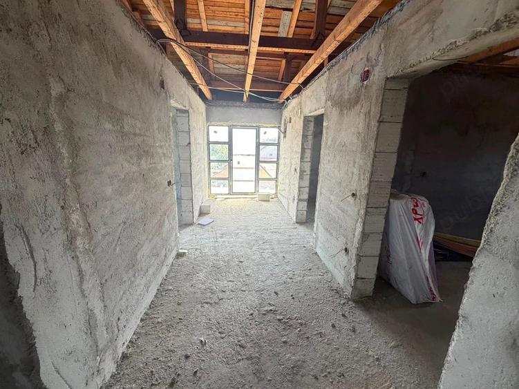 Casă cu Teren 300 Mp în Șindrilița