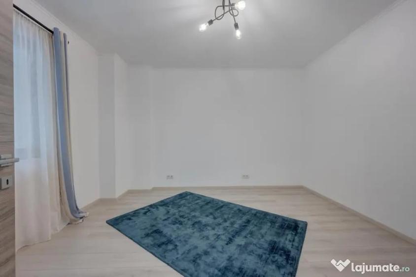 Apartament cu 3 camere semidecomandat în Unirii