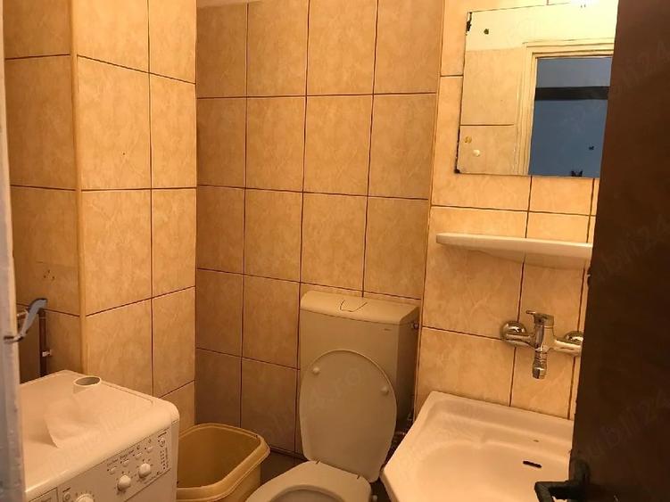 Garsonieră decomandată în Central