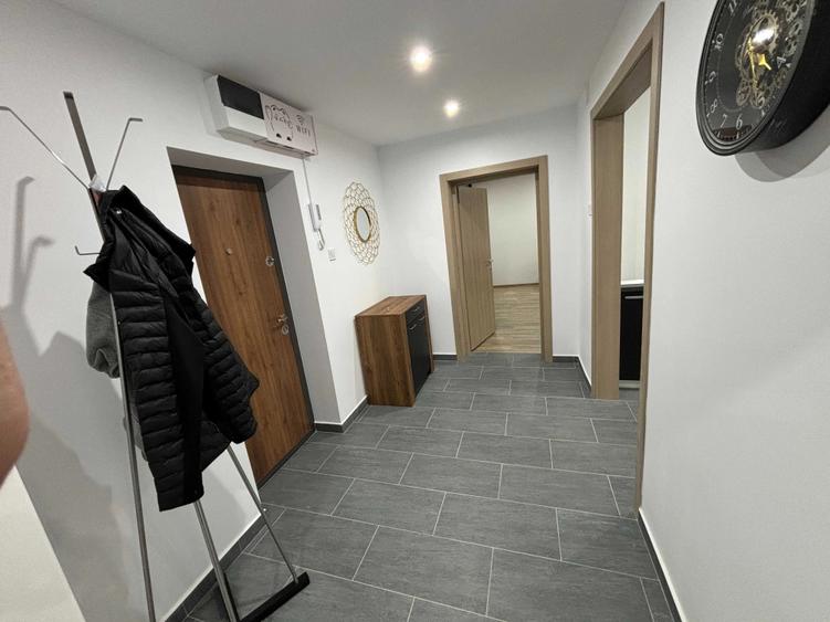 Apartament cu 2 camere decomandat, mobilat în Calea Călărașilor
