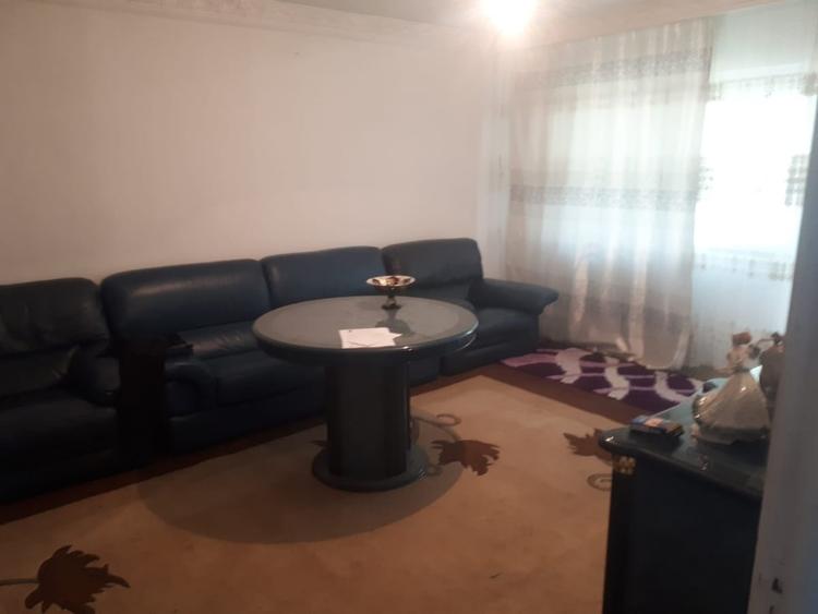 Apartament cu 4 camere decomandat în Baicului