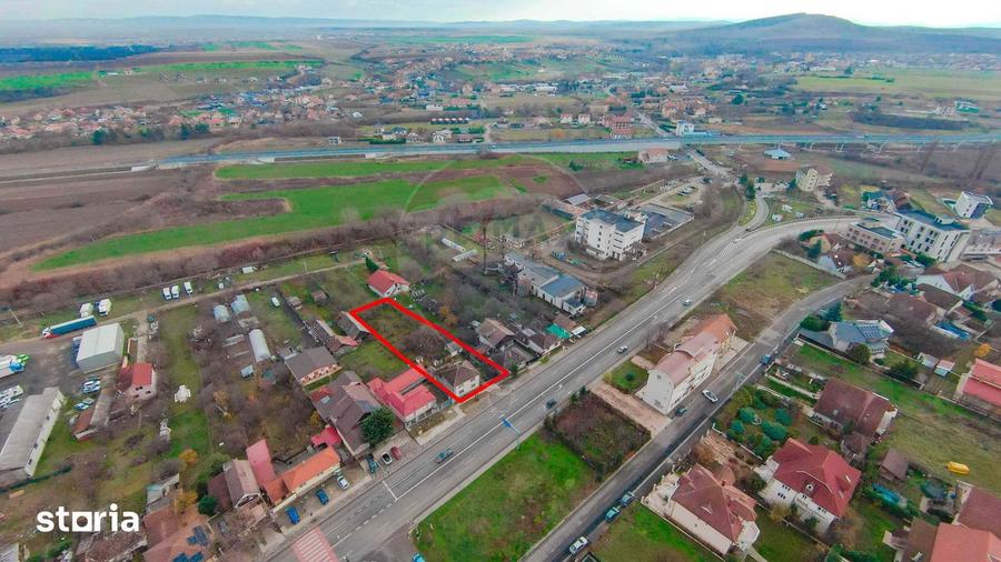 Casă cu 5 camere cu Teren 1054 Mp în Sânmartin