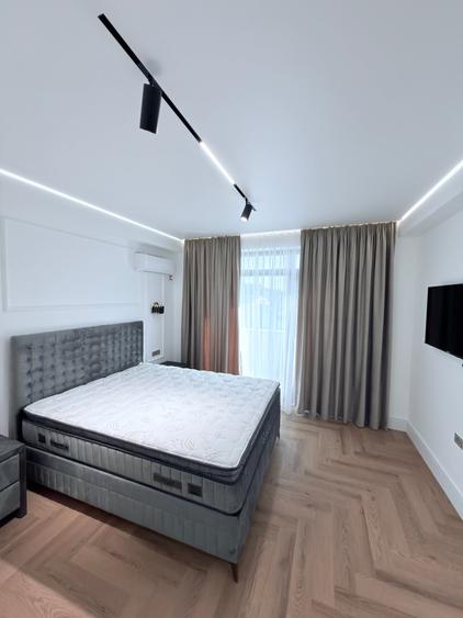 Apartament cu 4 camere decomandat în Central