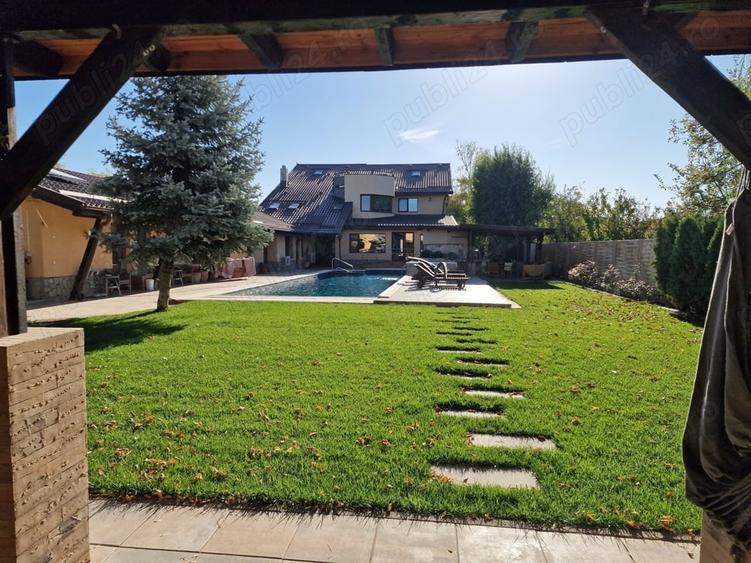Casă cu 6 camere cu Teren 2300 Mp în Nord