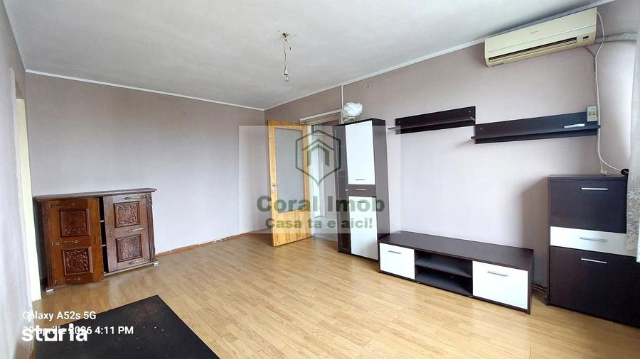 Apartament cu 2 camere semidecomandat în Tei