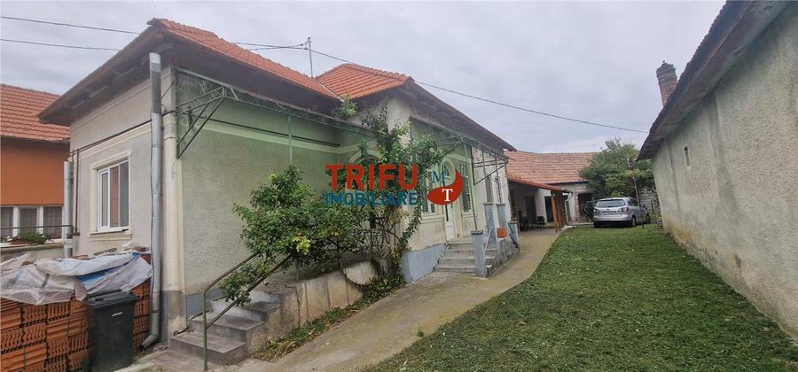 Casă individuală cu 4 camere cu Canalizare în Totoi