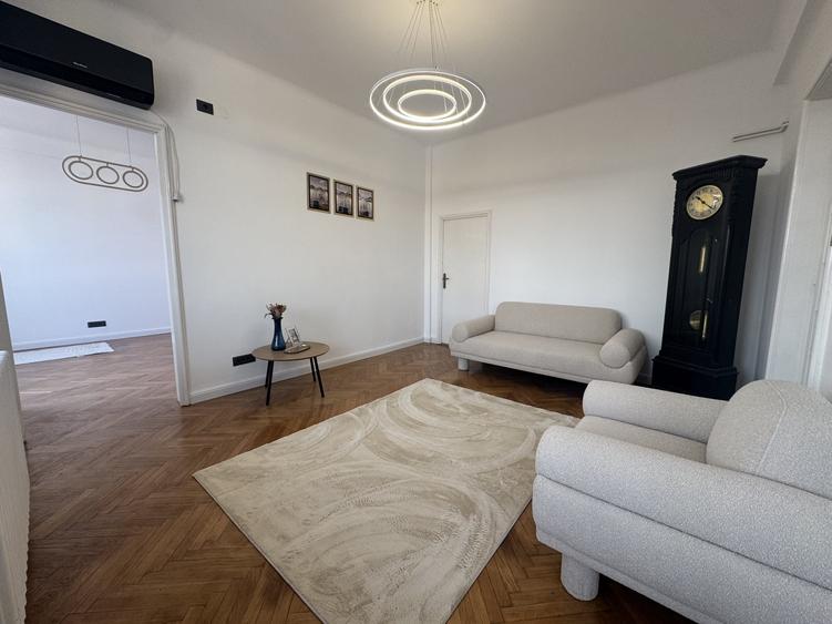 Apartament cu 3 camere semidecomandat în Rosetti