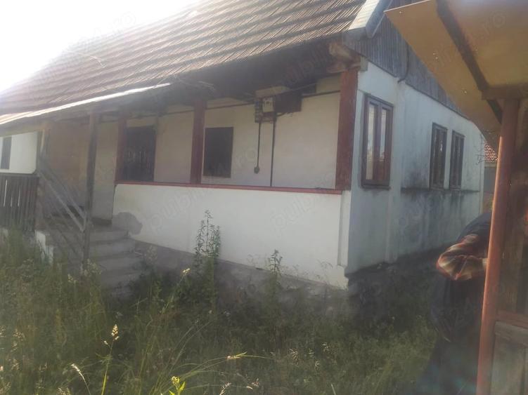 Casă cu 2 camere cu Teren 2748 Mp în Căpruța