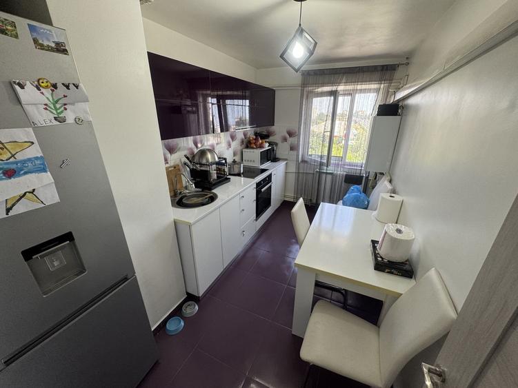 Apartament cu 3 camere decomandat, mobilat în Km 4-5
