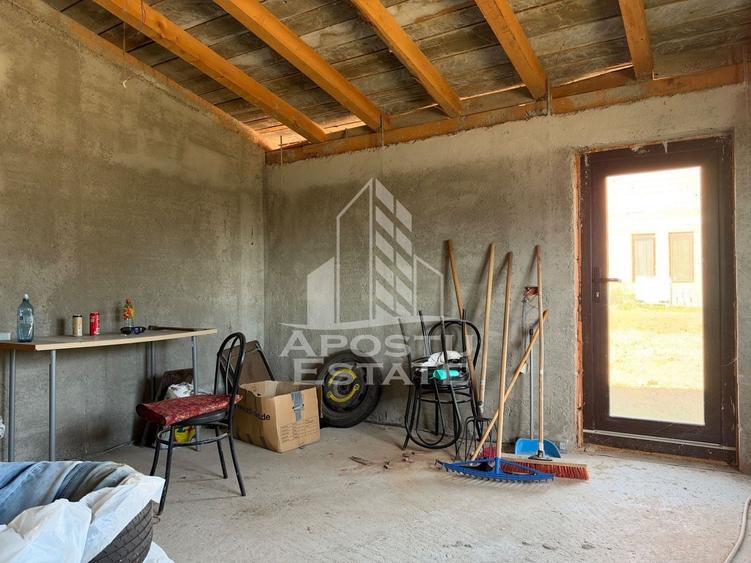 Casă individuală cu 5 camere cu Canalizare în Giarmata