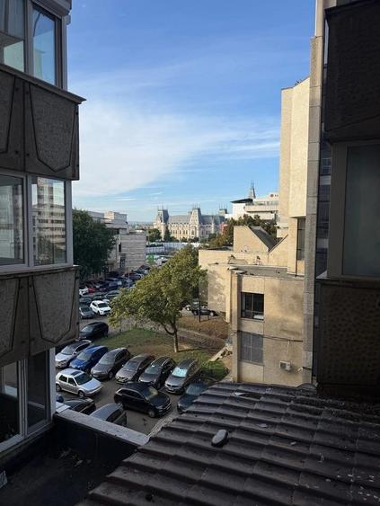 Garsonieră decomandată în Palat