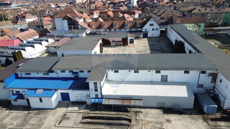Spațiu comercial, de 6,229 mp, în Central