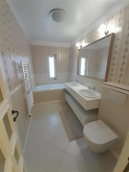 Apartament cu 4 camere decomandat, mobilat în Bucium