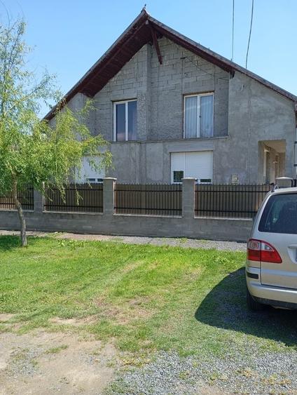 Casă cu 3 camere în Central