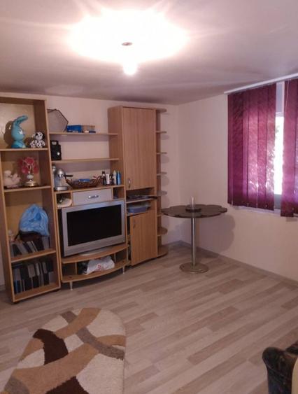 Casă cu 3 camere în Leamna de Jos