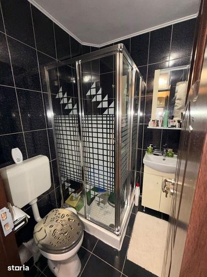 Apartament cu 4 camere semidecomandat în Crângași