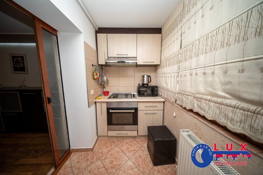 Apartament cu 3 camere decomandat, mobilat în C5