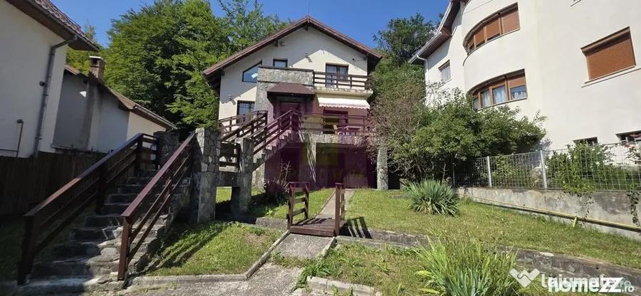 Casă cu 5 camere cu Teren 500 Mp în Central