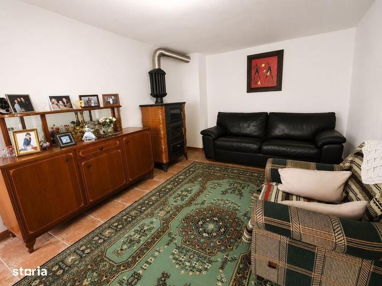 Casă cu 3 camere în Central