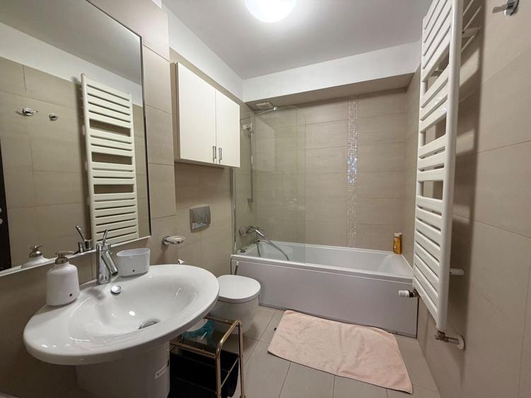 Apartament cu 4 camere decomandat în Herăstrău
