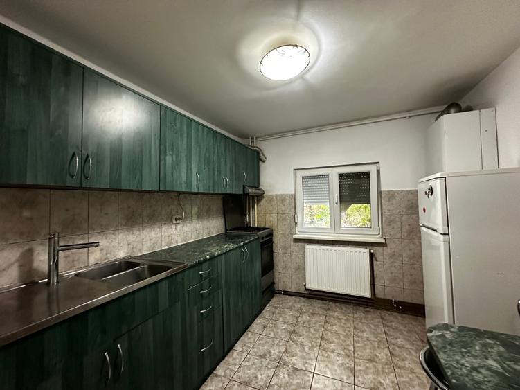 Apartament cu 3 camere în Spitalul Județean