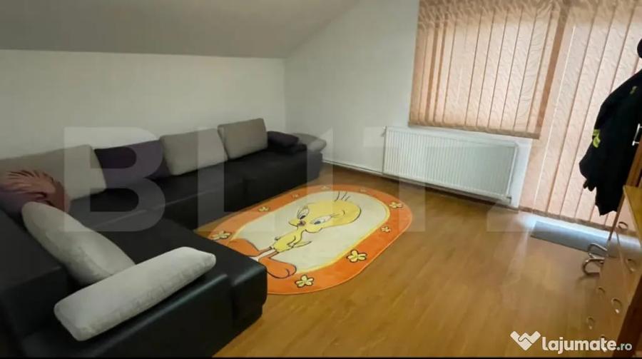 Casă cu 7 camere cu Teren 850 Mp în Șișești
