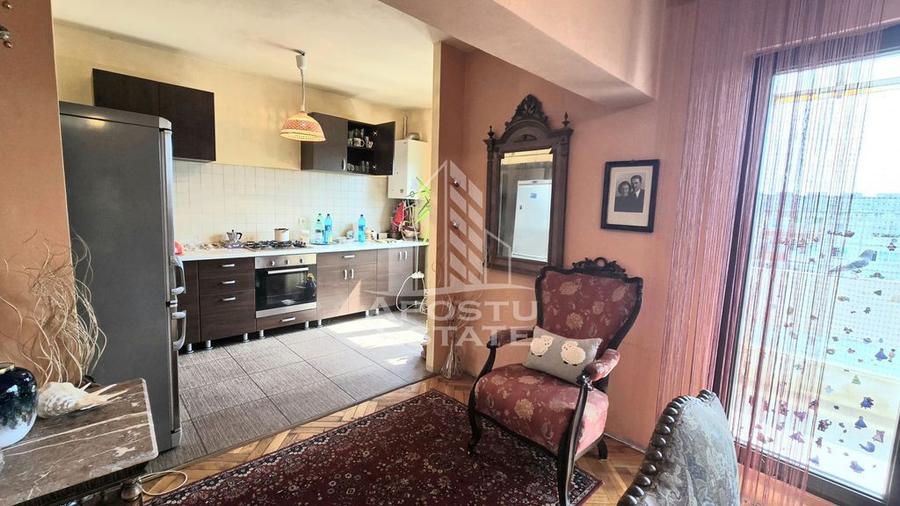 Apartament cu 3 camere semidecomandat, mobilat în Dacia
