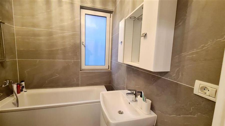 Apartament cu 2 camere semidecomandat în Moșnița Nouă
