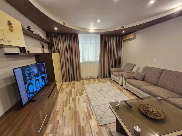 Apartament cu 3 camere decomandat în Eroii Revoluției
