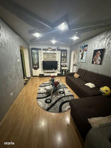 Apartament cu 2 camere semidecomandat, mobilat în Calea Galați