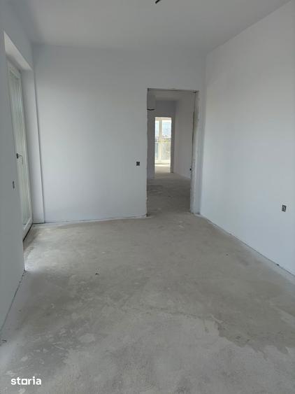 Apartament cu 3 camere decomandat în Iris