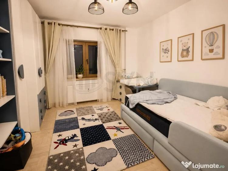 Apartament cu 4 camere semidecomandat în Aviației