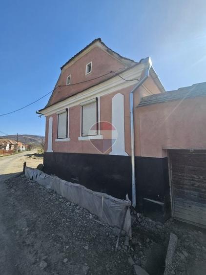 Casă individuală cu 2 camere cu Teren 1377 Mp în Cloașterf