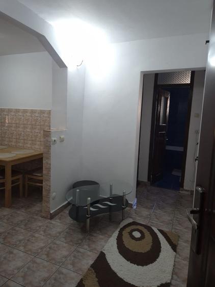 Inchiriez apartament 2 camere - decomandat - zona Confectii - 6
