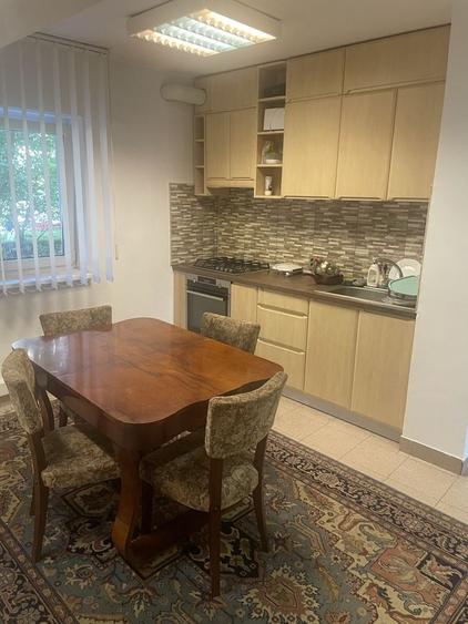 Apartament cu 3 camere decomandat în Exterior Vest