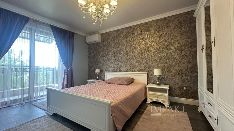 Casă individuală cu 4 camere decomandat cu Piscina în Gruia