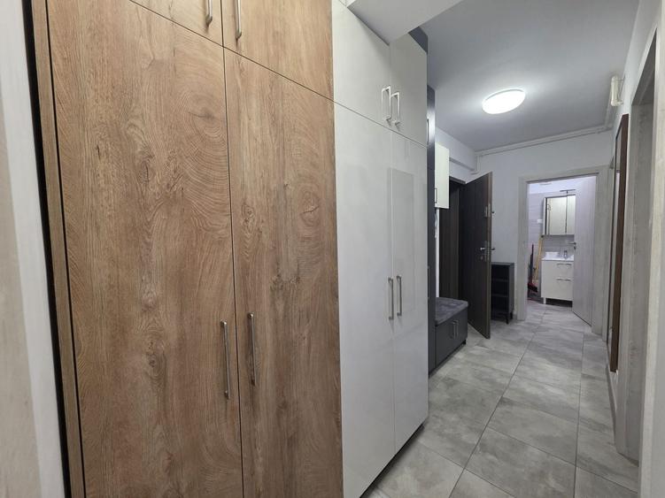 Apartament cu 3 camere decomandat, mobilat în Pipera