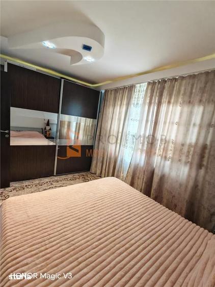 Apartament cu 3 camere semidecomandat în Central