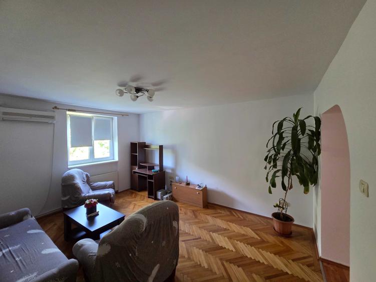 Vand apartament 3 camere, zona Lunca, Resita - 2