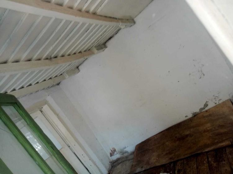 Casă cu 3 camere în Bucșinescu