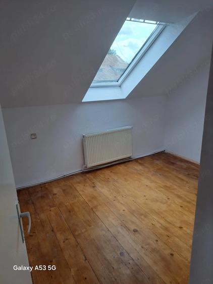 Apartament cu 6 camere decomandat în Central
