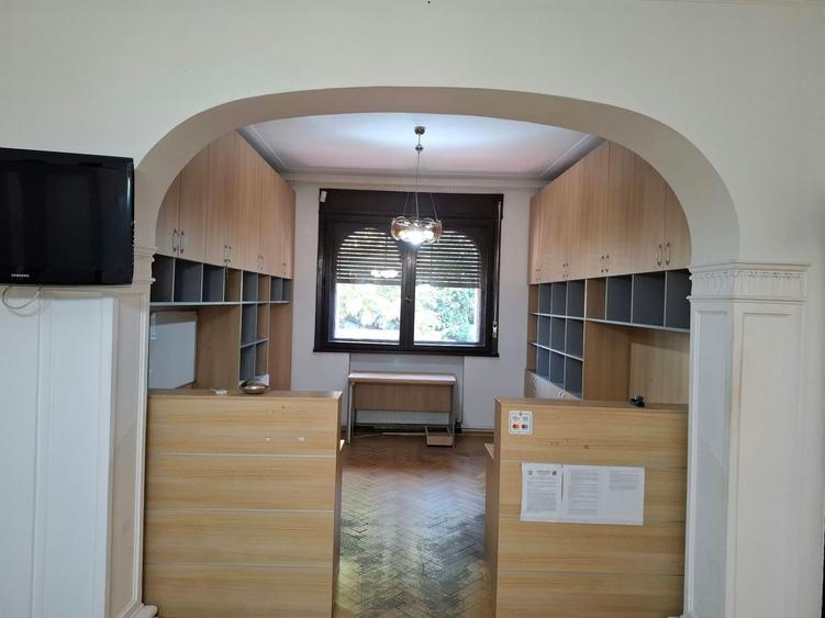 Birou, de 150 mp, în Moșilor